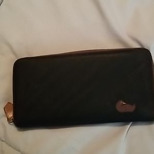 Dooney and bourke black wallet